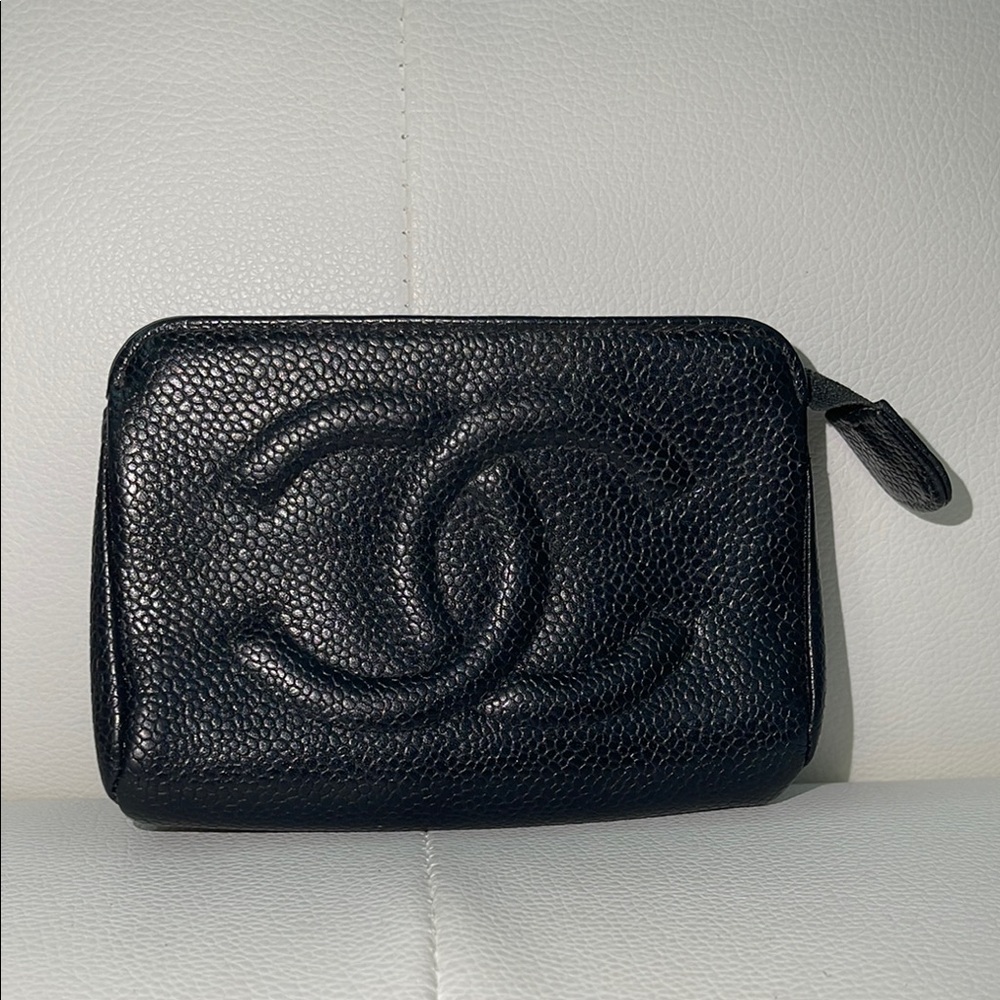 Authentic CHANEL Quilted CC Logo Caviar Pouc